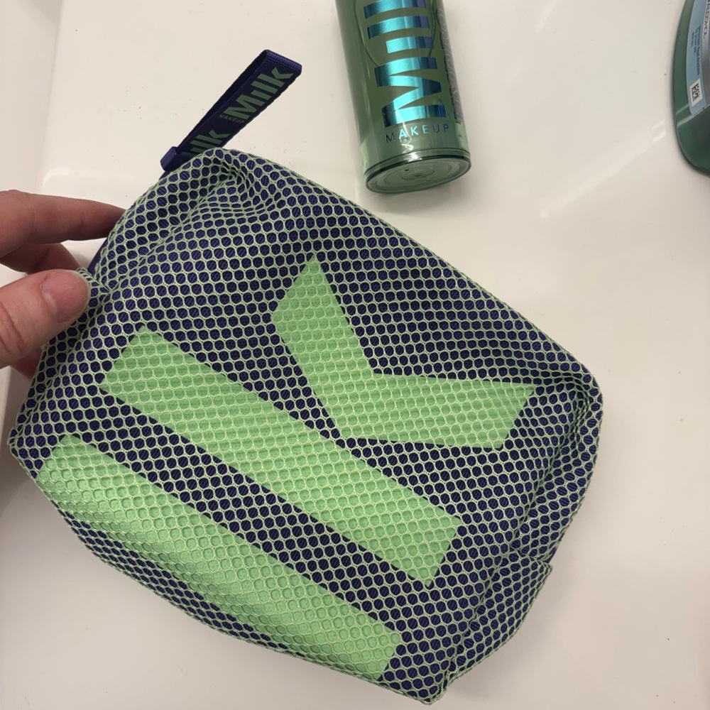 BNWB Milk Makeup hydro primer unused + makeup bag - Picture 5 of 6